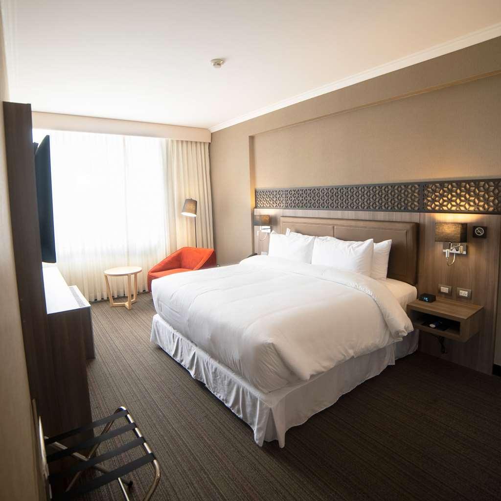 Hotel Doubletree By Hilton Trujillo Encalada Pokoj fotografie