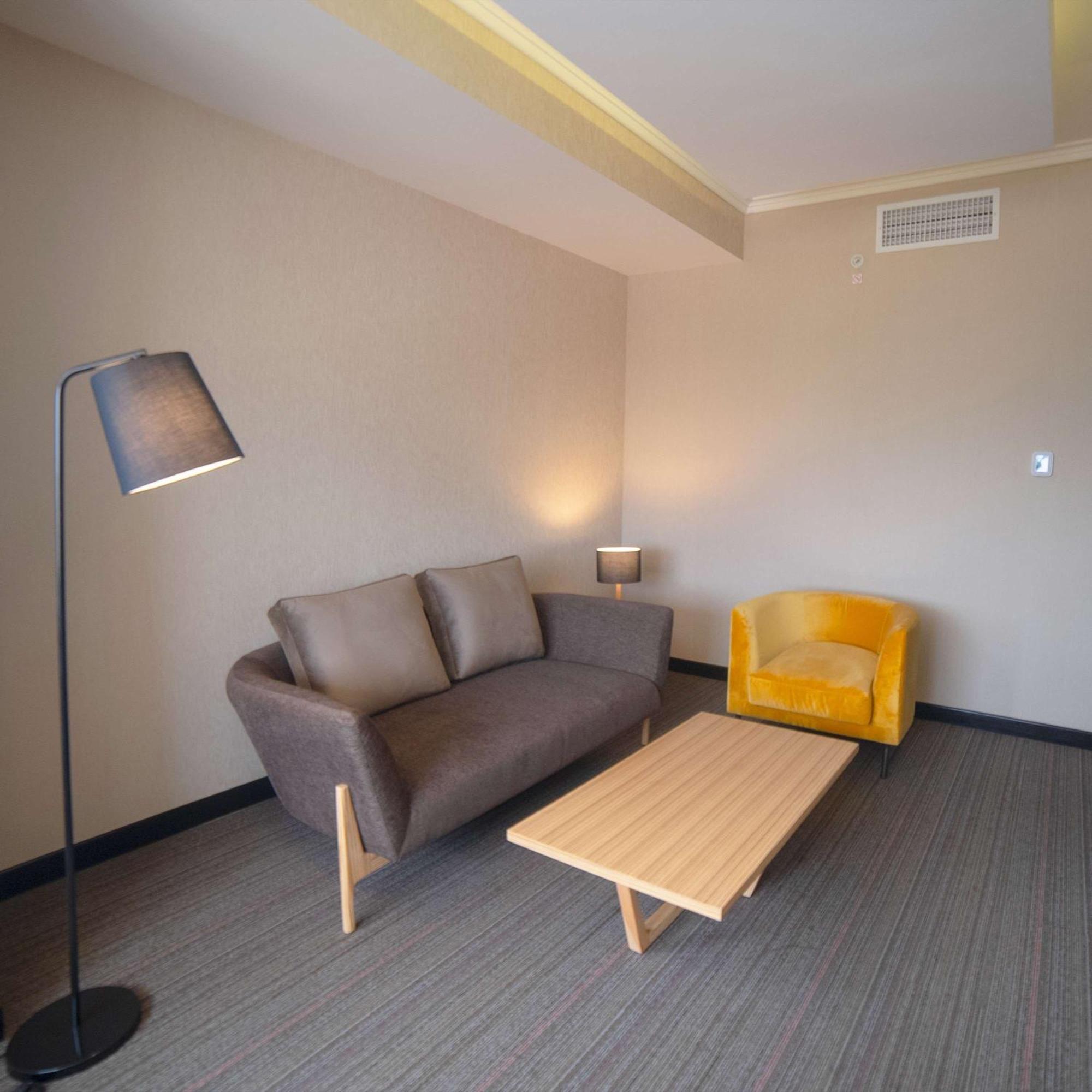 Hotel Doubletree By Hilton Trujillo Encalada Exteriér fotografie