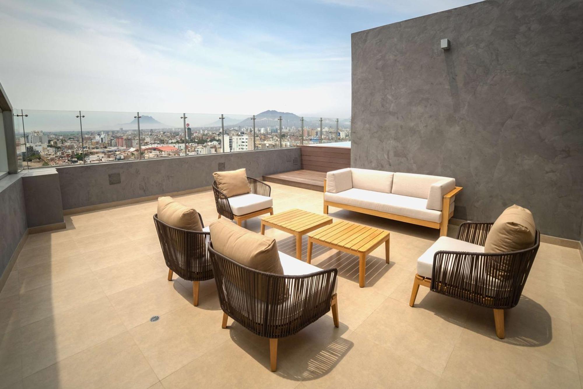 Hotel Doubletree By Hilton Trujillo Encalada Exteriér fotografie