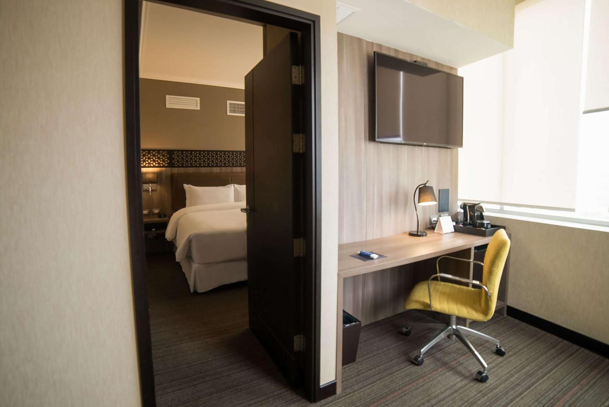 Hotel Doubletree By Hilton Trujillo Encalada Exteriér fotografie