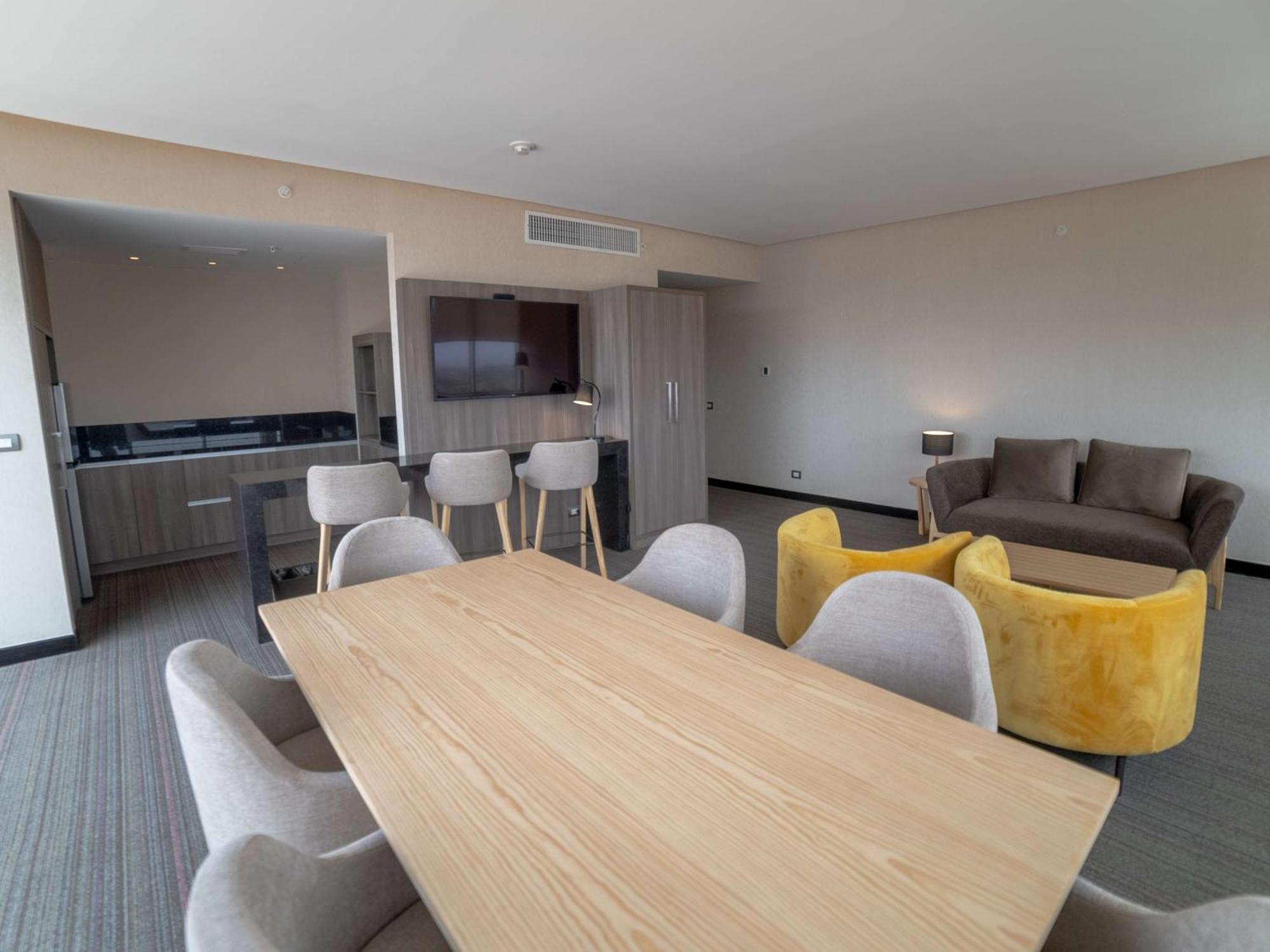 Hotel Doubletree By Hilton Trujillo Encalada Exteriér fotografie