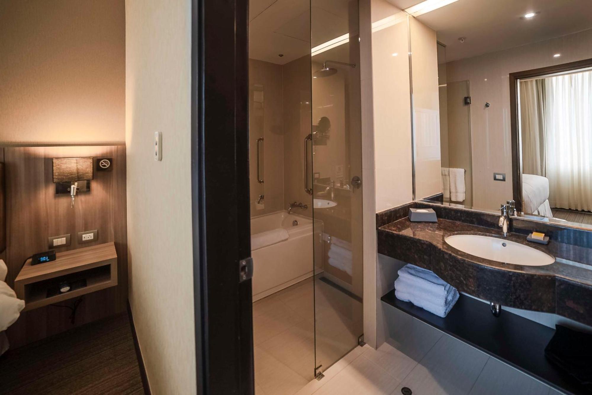 Hotel Doubletree By Hilton Trujillo Encalada Exteriér fotografie